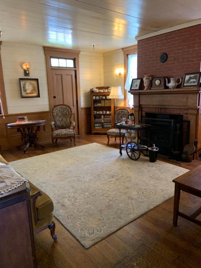 Wolf Creek Inn & Tavern 外观 照片