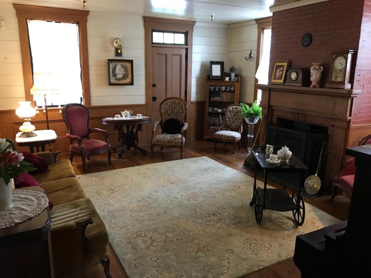 Wolf Creek Inn & Tavern 外观 照片